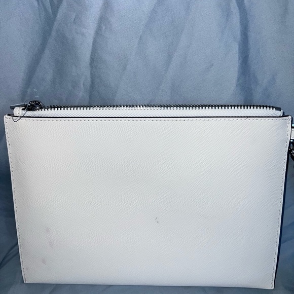 MICHAEL KORS: XL POP CLUTCH WRISTLET in Optic White Leather - Picture 6 of 6
